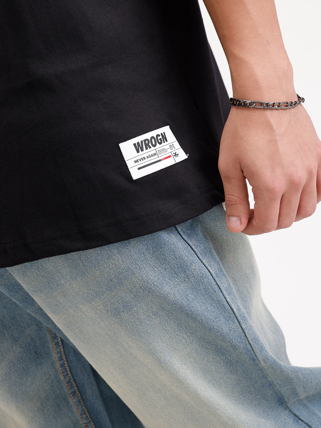 Solid Oversized T-Shirt  | Black - Image 5