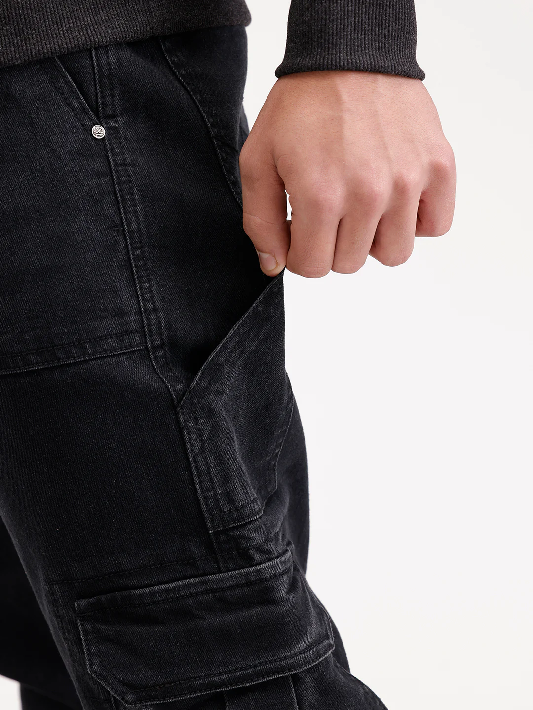 Solid Relaxed Fit Denim Cargo  | Black - Image 5