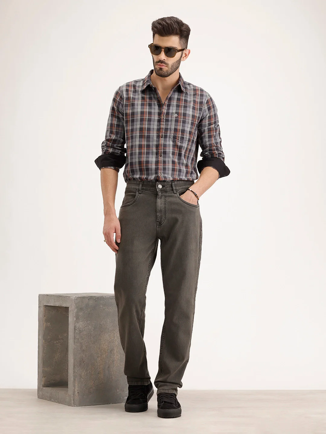 Solid Relaxed Fit Denim Jeans | Dark Grey - Image 2