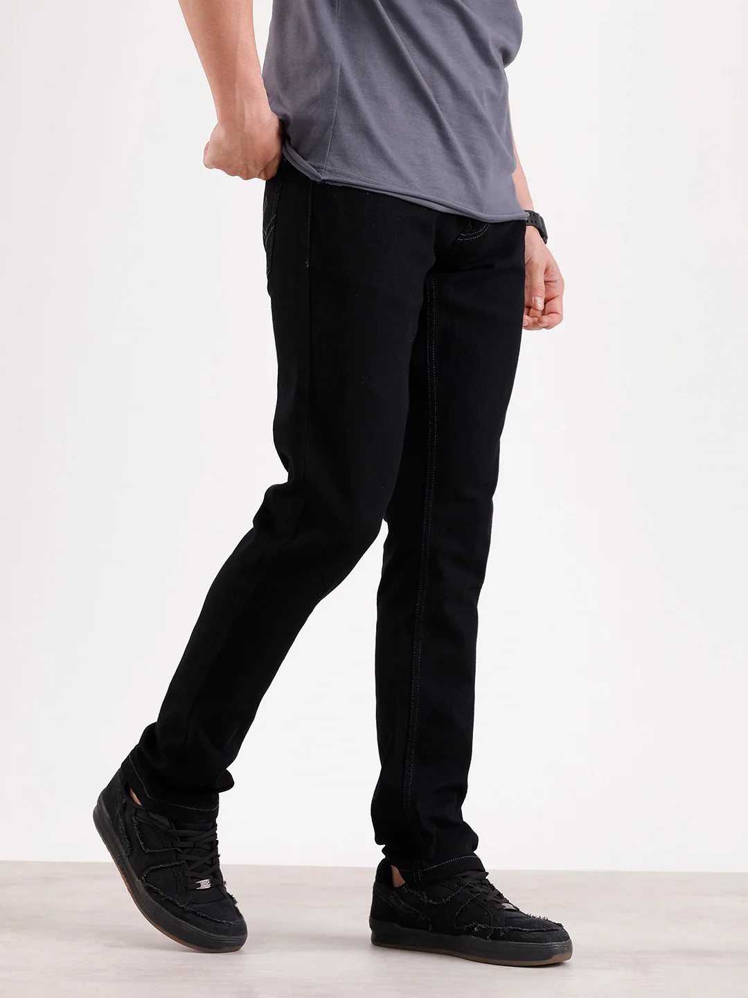 Solid Slim Fit Denim Jeans  | Black - Image 4