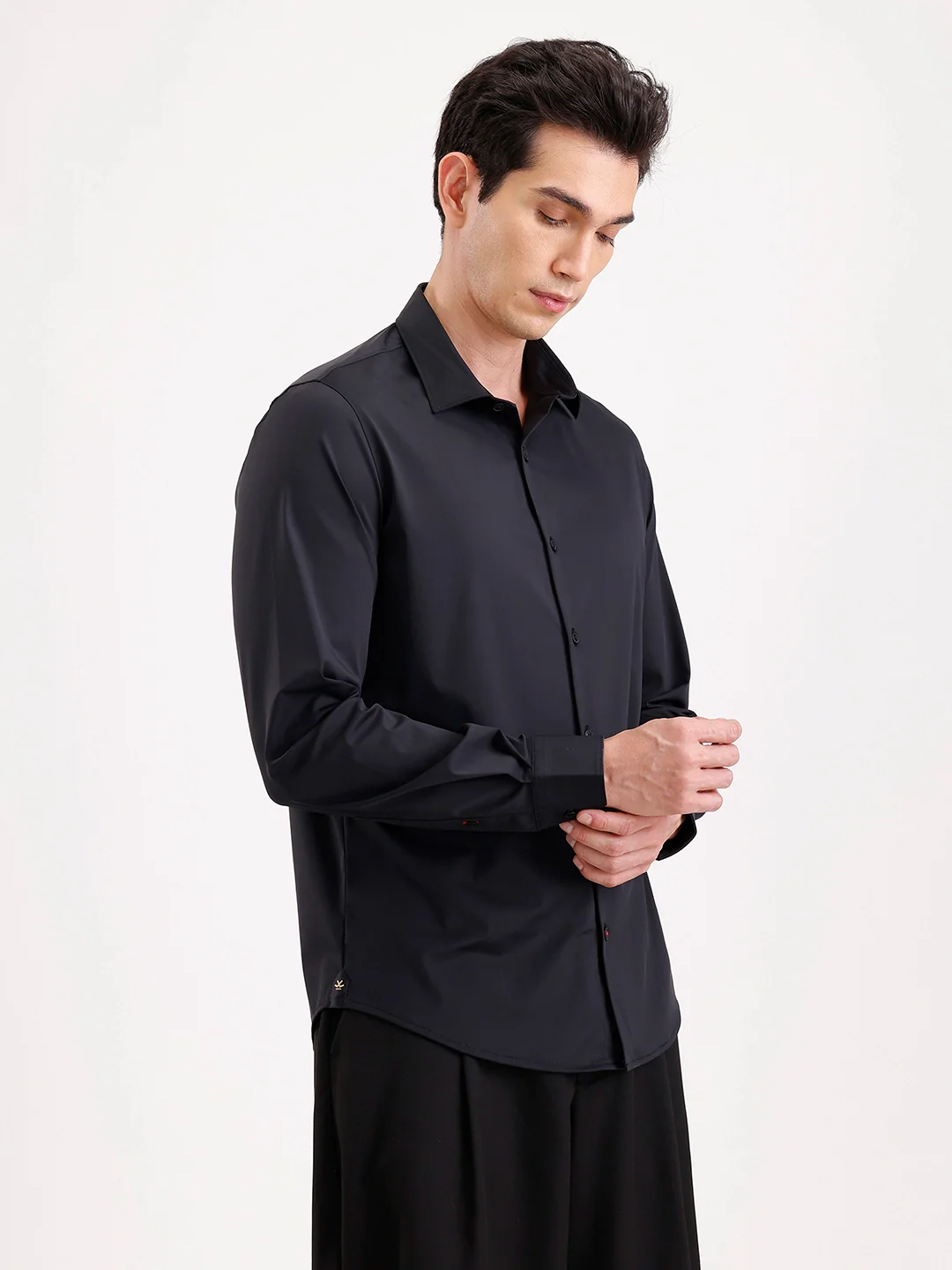Solid Slim Fit Full Sleeve Shirt  | Black - Image 4