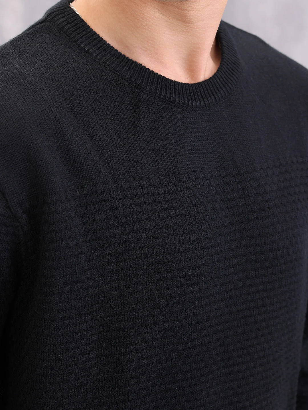 Solid Textured Pull Over | Black - Image 5