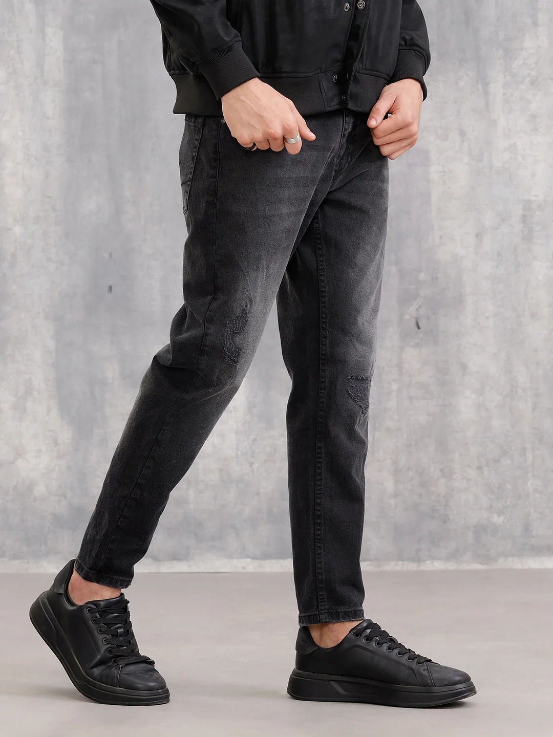 Vintage Washed Distressed Jeans I Black - Image 4