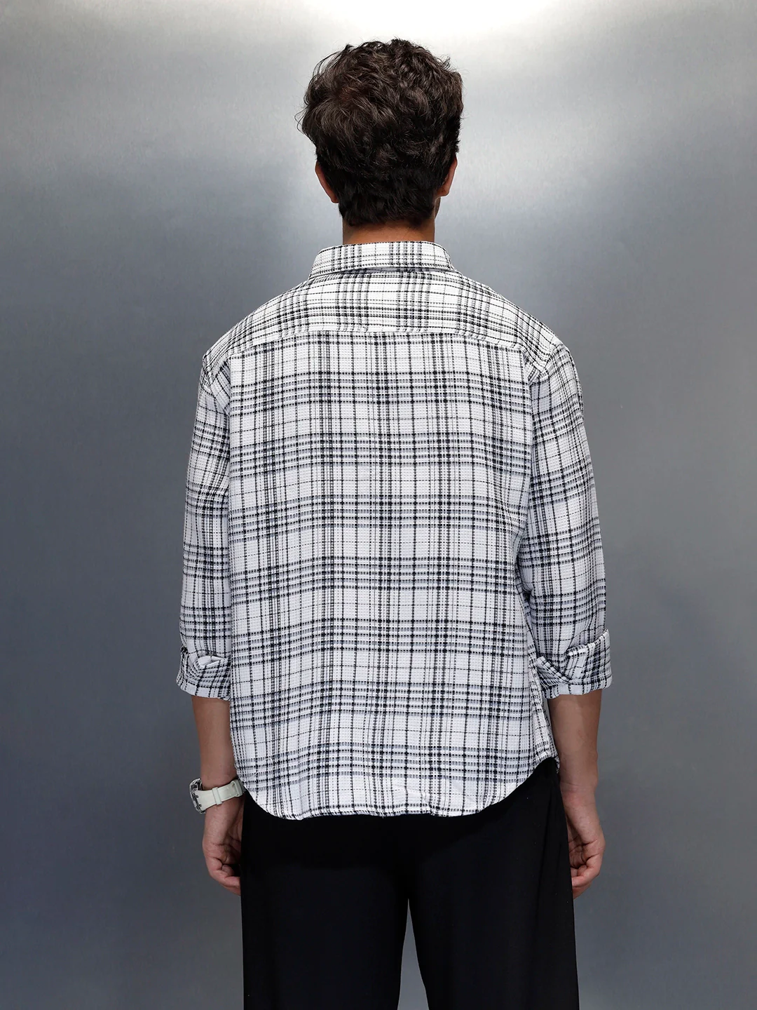 Wrogn Men's Checkered Double Pocket Casual Shirt | White - Image 3