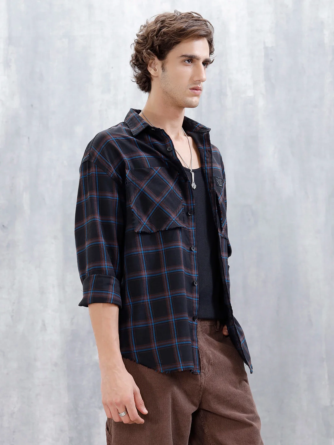 Wrogn Oversized Checkered Shirt With Raw Edged Double Pockets | Black - Image 4